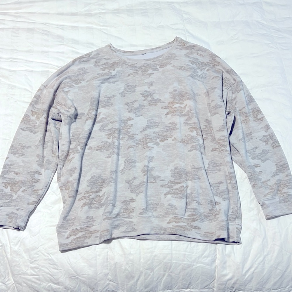 Athleta Grey Camo Balance Pullover